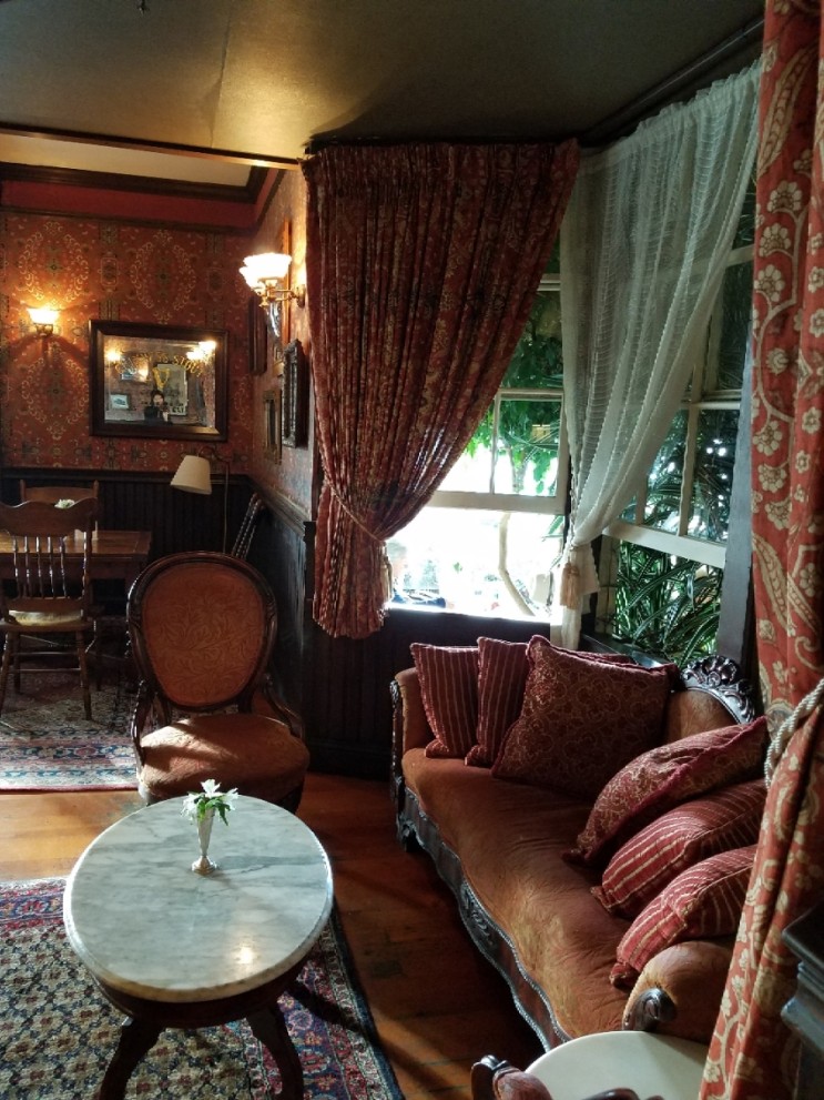 미국 북캘 시골의 작은 앤틱 호텔에 묵다!